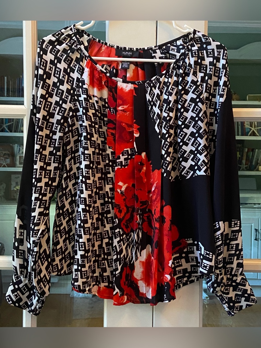 Alfani Black White Red Floral Blouse Size 6P